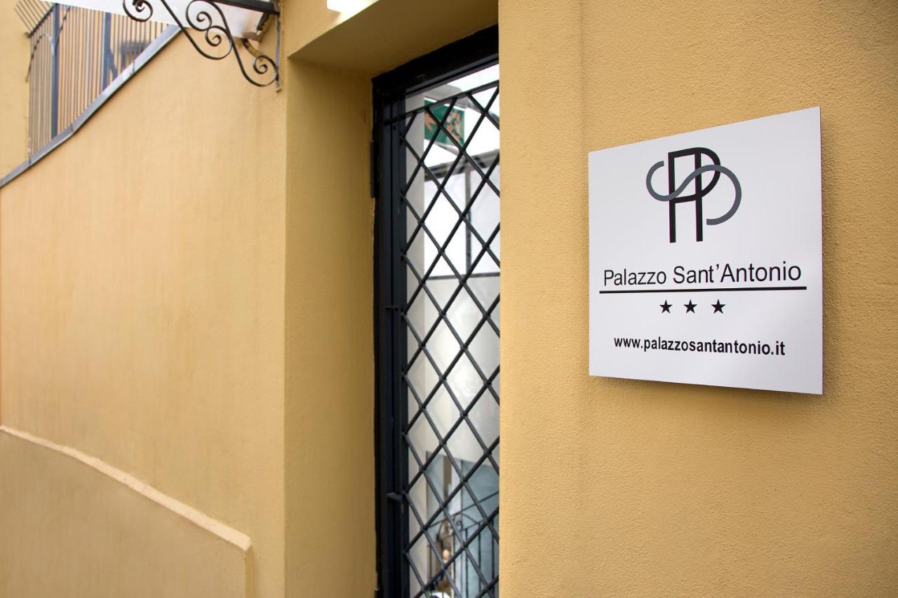 Palazzo Sant'Antonio Hotel Наполи Екстериор снимка