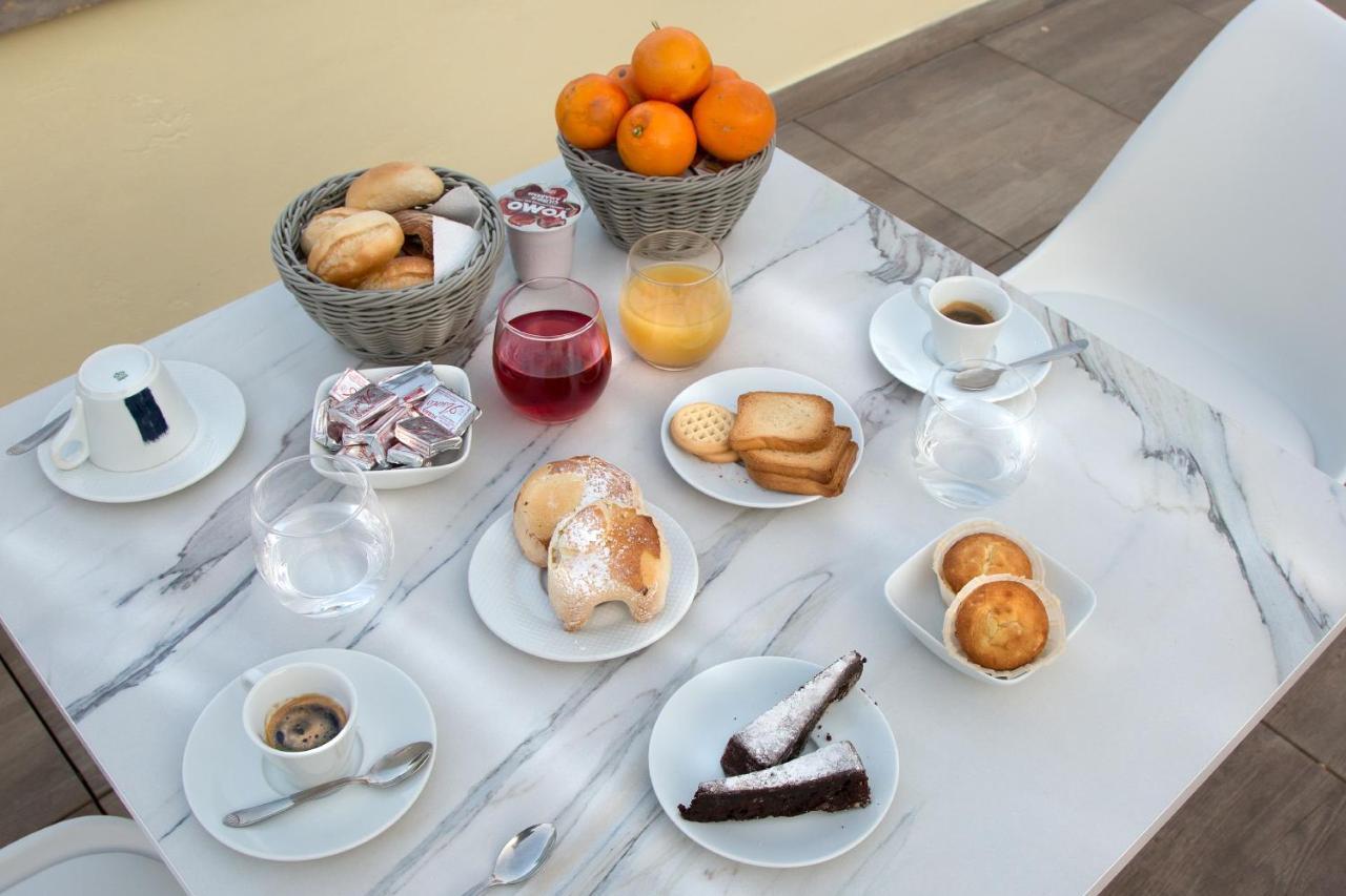 Palazzo Sant'Antonio Hotel Наполи Екстериор снимка